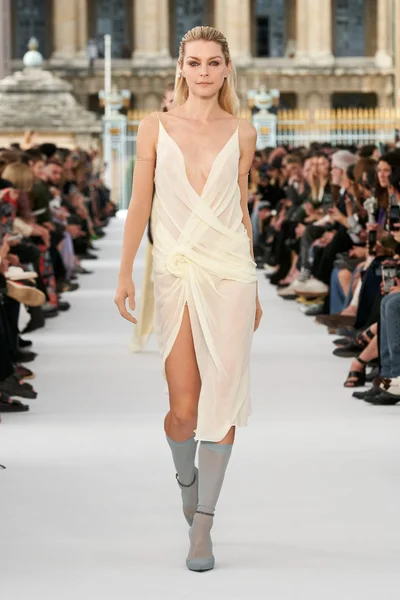 Look 9